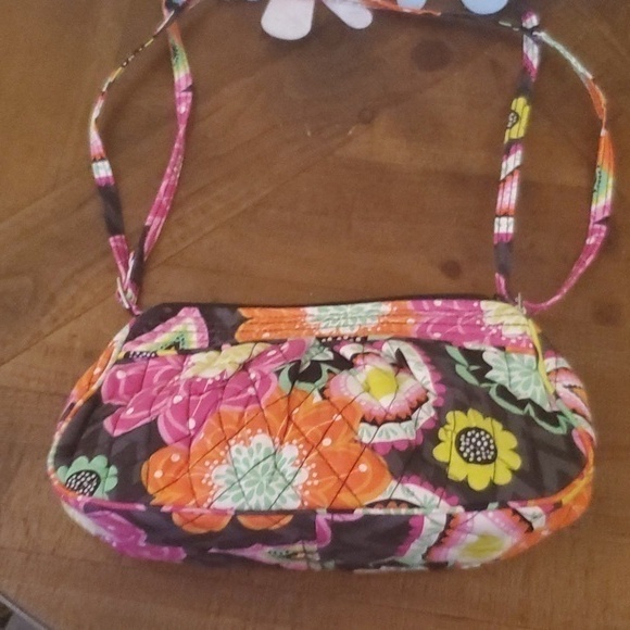 Vera Bradley Handbags - Vera Bradley Ziggy Zinnia Frannie Crossbody